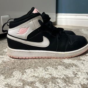 Kids Jordan’s size 2